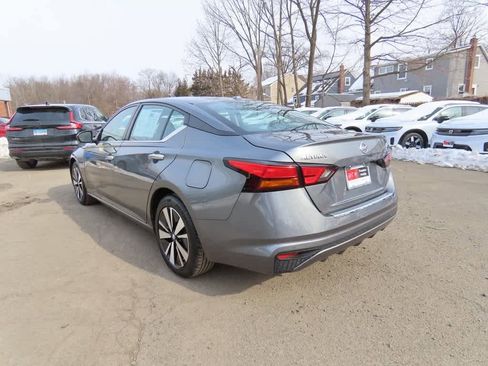 Used 2022 Nissan Altima 2.5 SV image 4