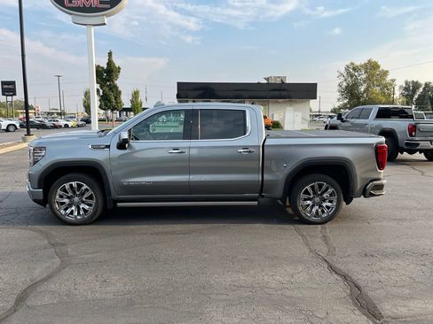Used 2023 GMC Sierra 1500 Denali w/ Denali Reserve Package AWD/4WD image 2