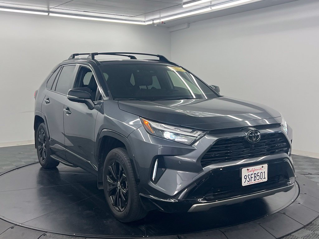Used 2025 Toyota RAV4 XSE w/ Advanced Technology Package AWD/4WD image 3