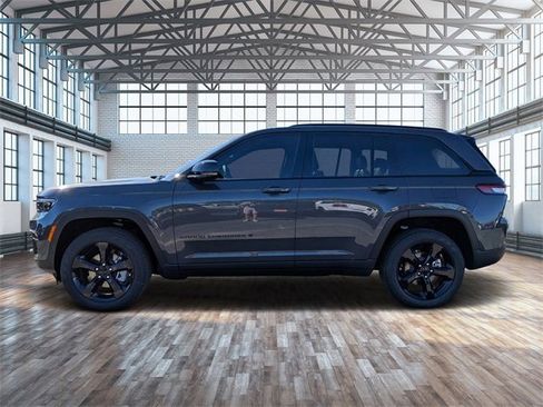 New 2025 Jeep Grand Cherokee Limited w/ Black Appearance Package image 7
