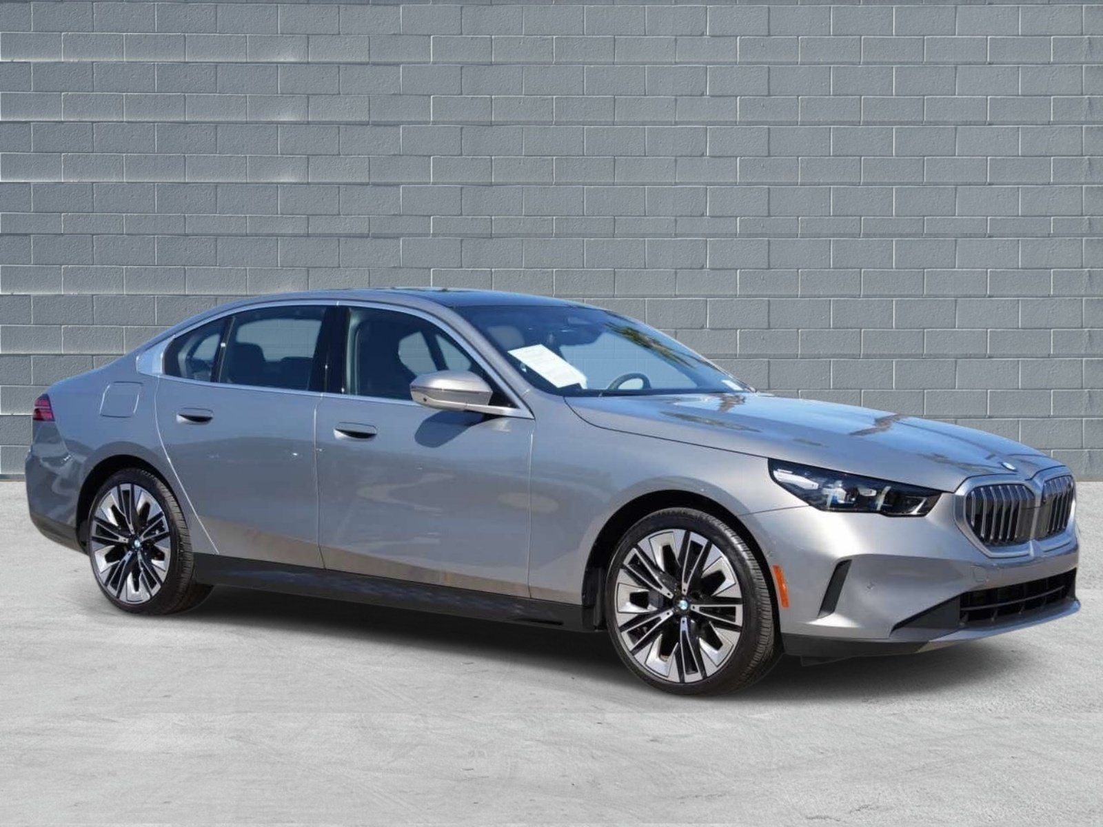 Used 2026 BMW 540i xDrive AWD/4WD image 1