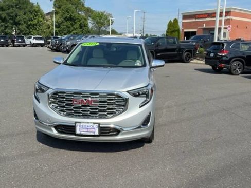 Used 2019 GMC Terrain Denali w/ Comfort Package AWD/4WD image 3