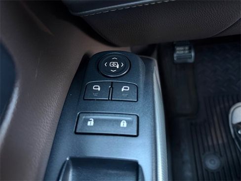 Used 2015 Chevrolet Silverado 2500 LTZ w/ LTZ Plus Package image 18