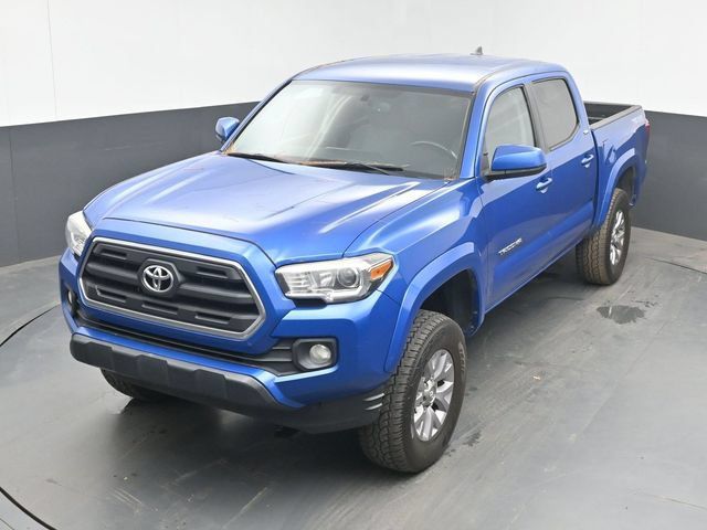 Used 2017 Toyota Tacoma SR5 w/ Tow Package AWD/4WD image 14