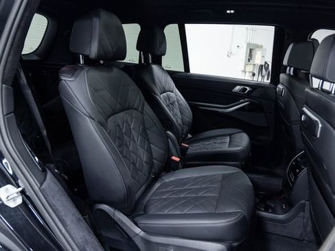 Used 2024 BMW X7 xDrive40i w/ Executive Package image 24