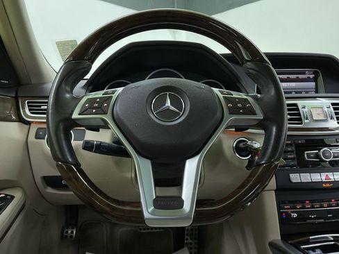 Used 2015 Mercedes-Benz E 250 BlueTEC Sedan w/ Premium 1 Package image 20
