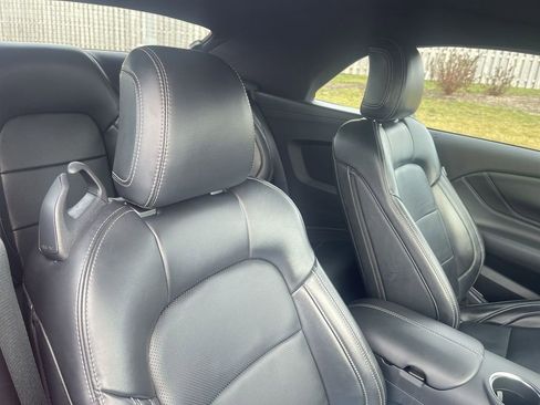 Used 2025 Ford Mustang Premium image 37