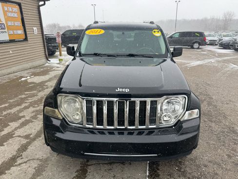 Used 2011 Jeep Liberty Limited w/ Tire & Wheel Group image 2