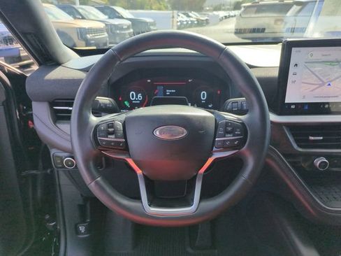 Used 2025 Ford Explorer Platinum w/ Ultimate Package AWD/4WD image 17