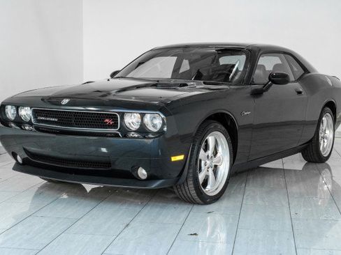 Used 2009 Dodge Challenger R/T RWD image 4