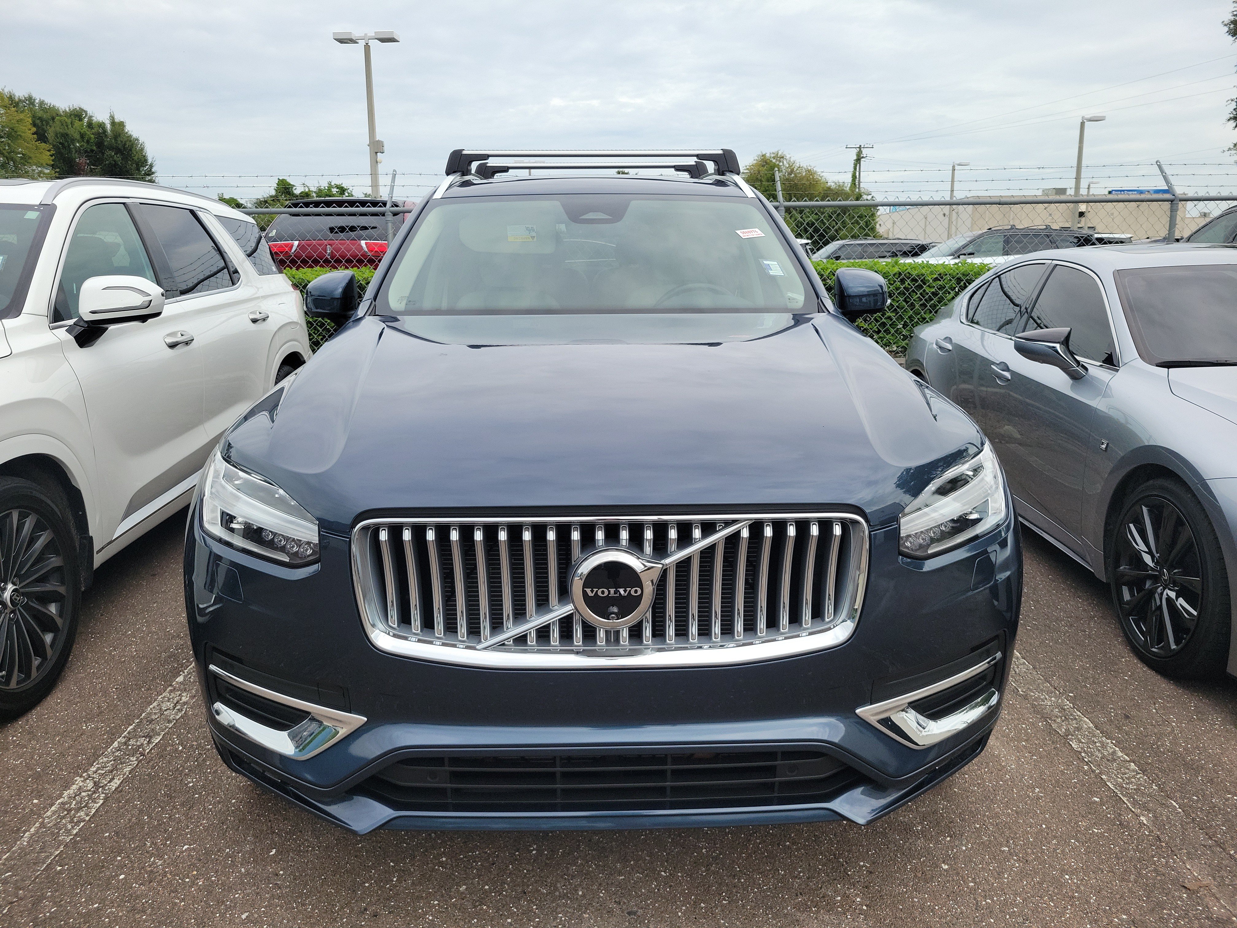 Used 2025 Volvo XC90 B6 Plus w/ Protection Package Premier AWD/4WD image 2
