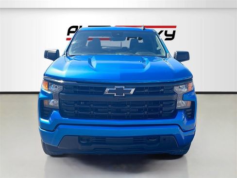 Used 2024 Chevrolet Silverado 1500 Custom image 2
