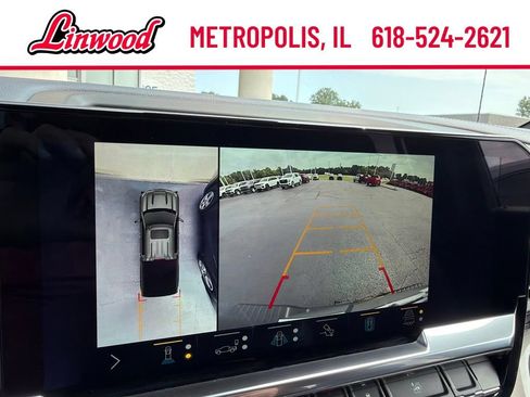 Used 2022 Chevrolet Silverado 1500 High Country w/ High Country Premium Package AWD/4WD image 36