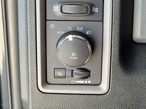 Used 2016 RAM 1500 Express image 14