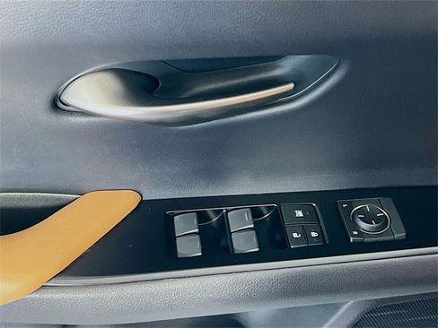 Used 2020 Lexus UX 250h image 11