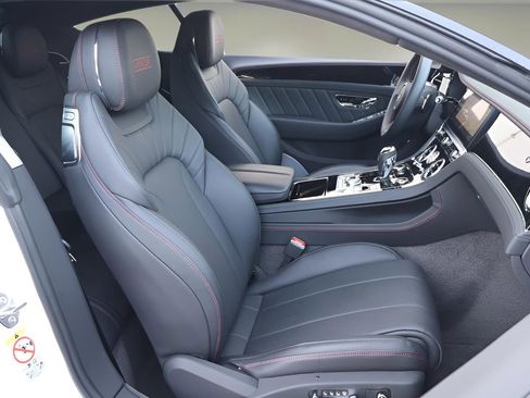 Used 2024 Bentley Continental GT V8 image 19