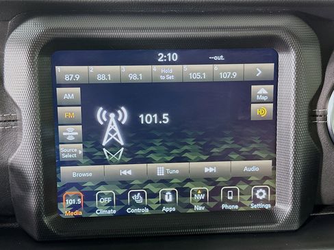 Used 2023 Jeep Wrangler Sahara w/ Cold Weather Group image 21