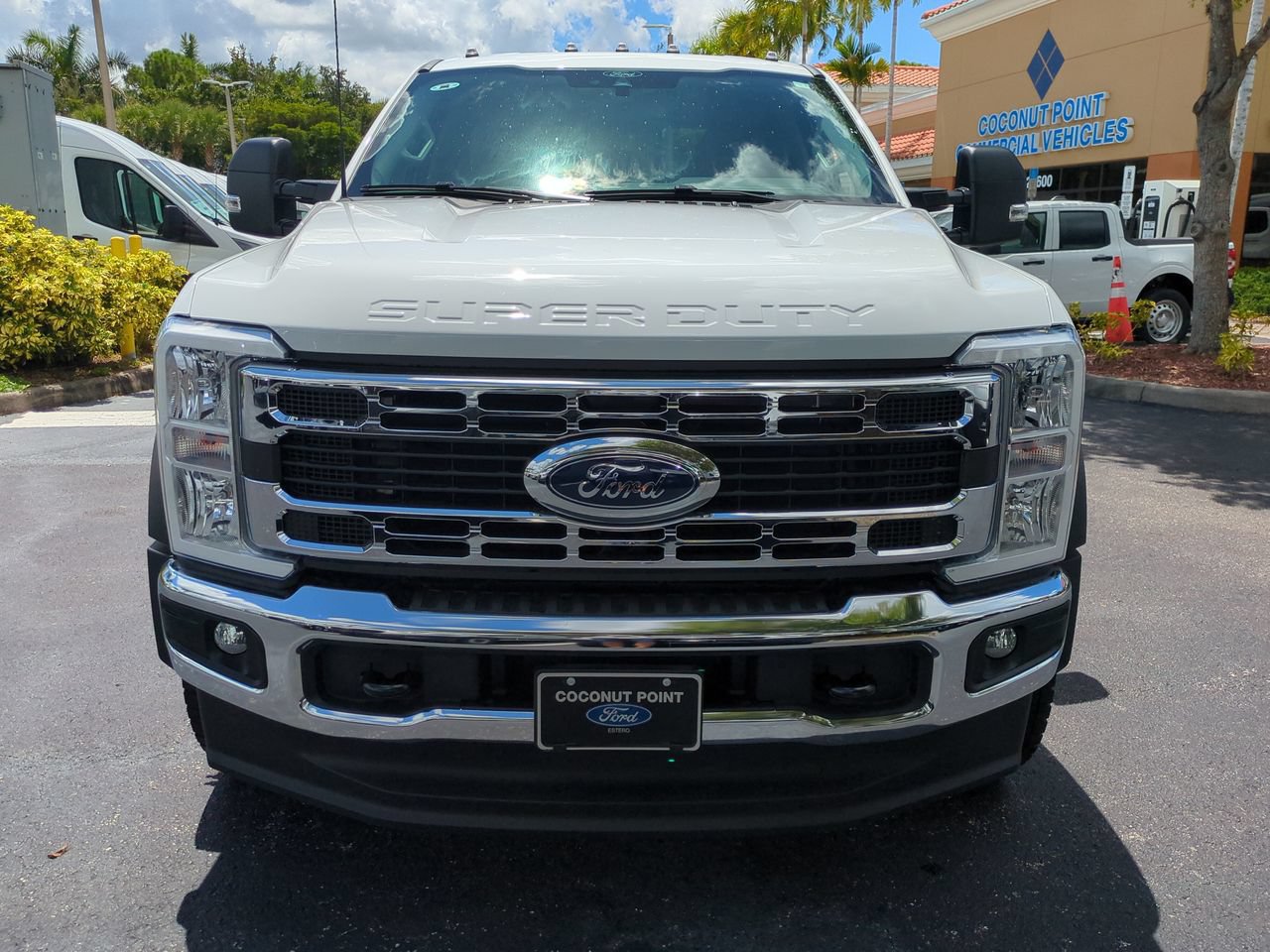 New 2026 Ford F550 4x4 Crew Cab image 9