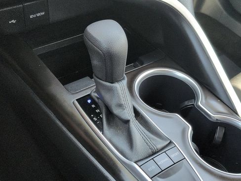 Used 2024 Toyota Camry LE FWD image 27