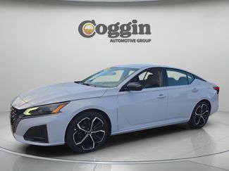 Used 2024 Nissan Altima 2.5 SR FWD video 1
