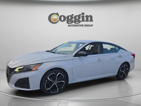 Used 2024 Nissan Altima 2.5 SR FWD image 1