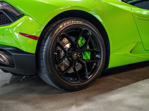 Used 2018 Lamborghini Huracan LP 580-2 RWD image 17