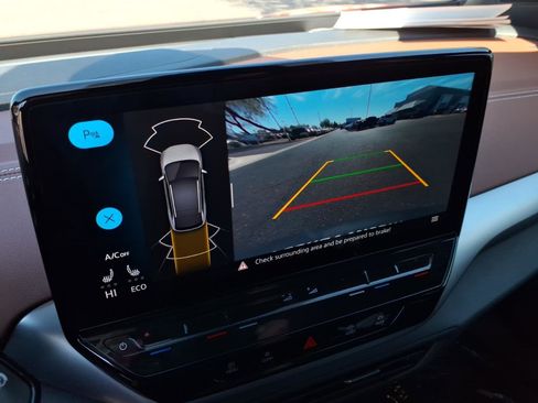 Certified 2022 Volkswagen ID.4 Pro S w/ Gradient Package image 29