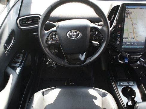 Used 2021 Toyota Prius Prime XLE image 5