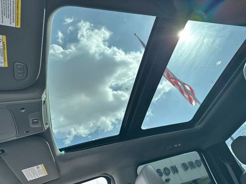 Used 2015 Ford F150 Lariat w/ Equipment Group 501A Mid image 18