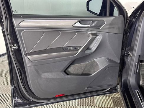 Used 2023 Volkswagen Tiguan SE R-Line image 10