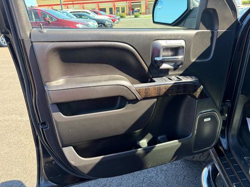 Used 2015 GMC Sierra 2500 Denali w/ Duramax Plus Package AWD/4WD image 9