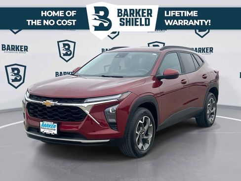 Used 2024 Chevrolet Trax LT w/ Driver Confidence Package FWD image 1
