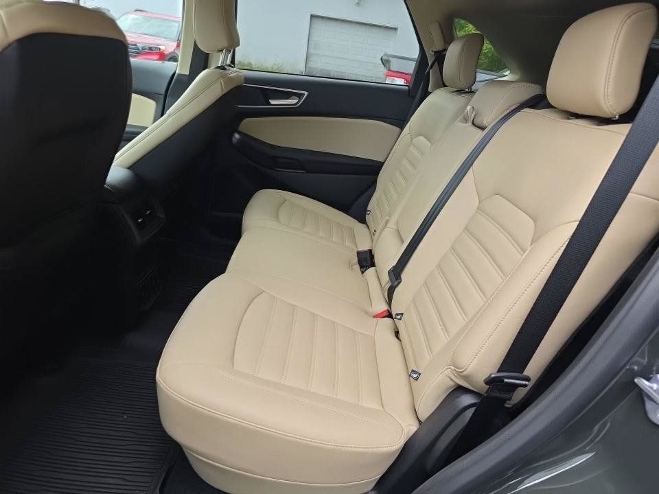 Used 2023 Ford Edge SEL w/ Convenience Package AWD/4WD image 5