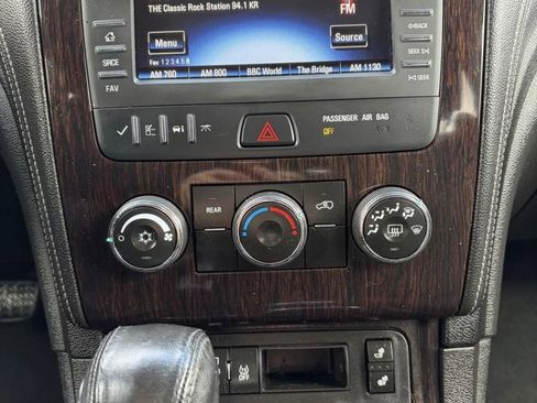 Used 2017 Chevrolet Traverse LT w/ Style and Technology Package AWD/4WD image 22