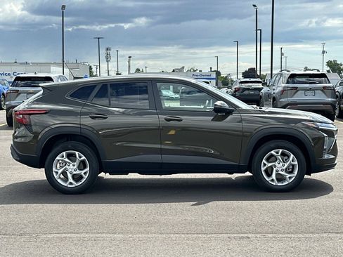 Certified 2024 Chevrolet Trax LS w/ LS Convenience Package FWD image 5