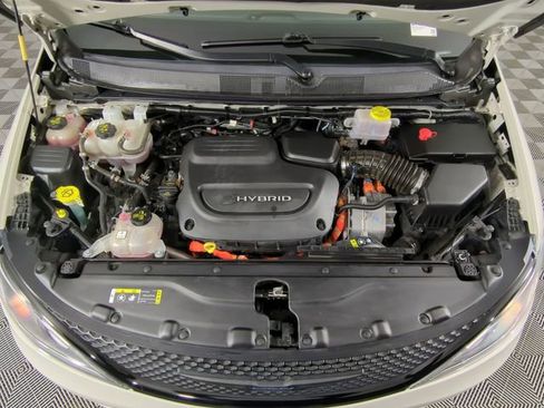 Used 2020 Chrysler Pacifica Limited w/ Advanced Safetytec Group image 46