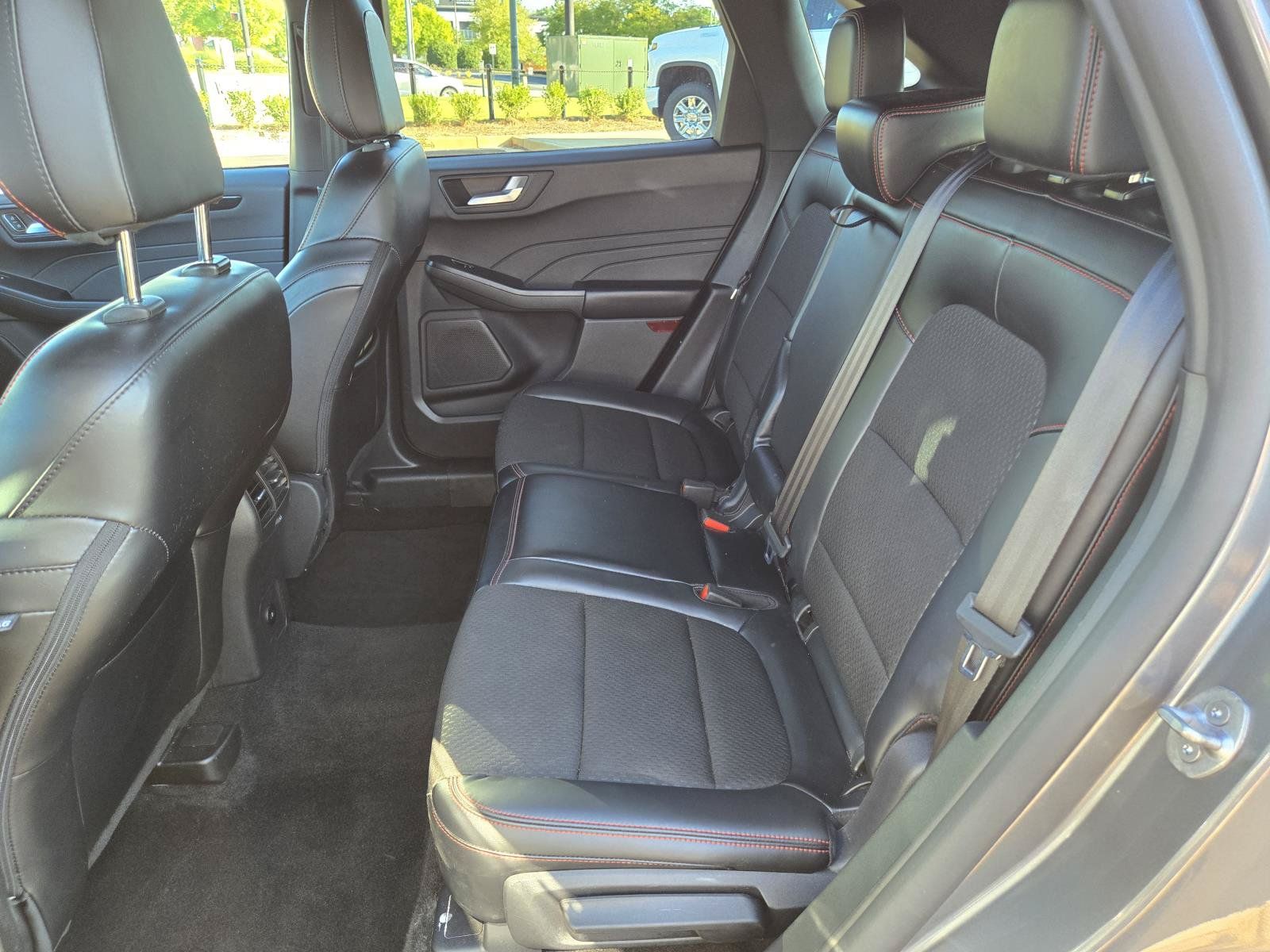 Used 2025 Ford Escape ST-Line Select AWD/4WD image 19