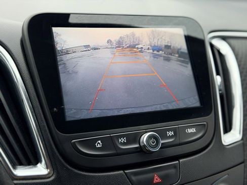 Used 2016 Chevrolet Malibu LT image 13