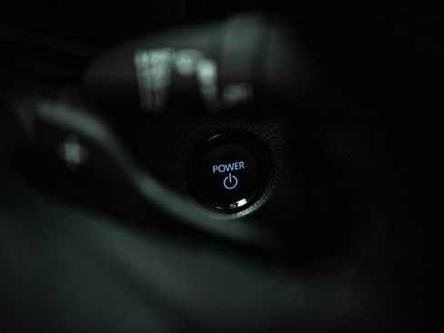 Used 2025 Toyota Camry XSE FWD image 18