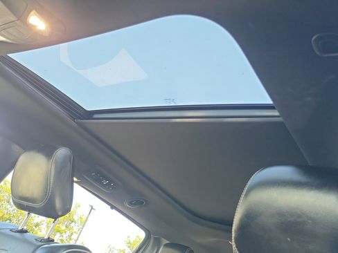 Used 2019 Chrysler Pacifica Limited w/ Advanced Safetytec Group image 23