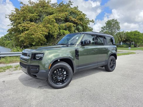 Used 2026 Land Rover Defender 110 S AWD/4WD image 1