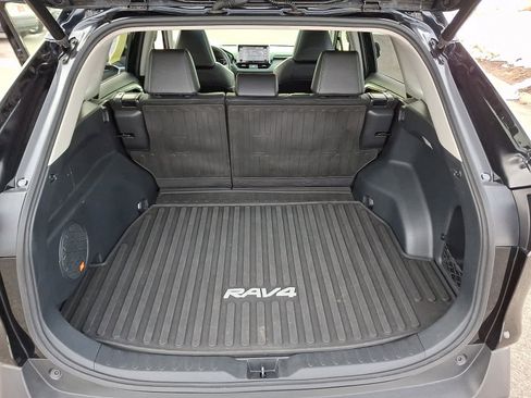 Used 2020 Toyota RAV4 Limited image 31