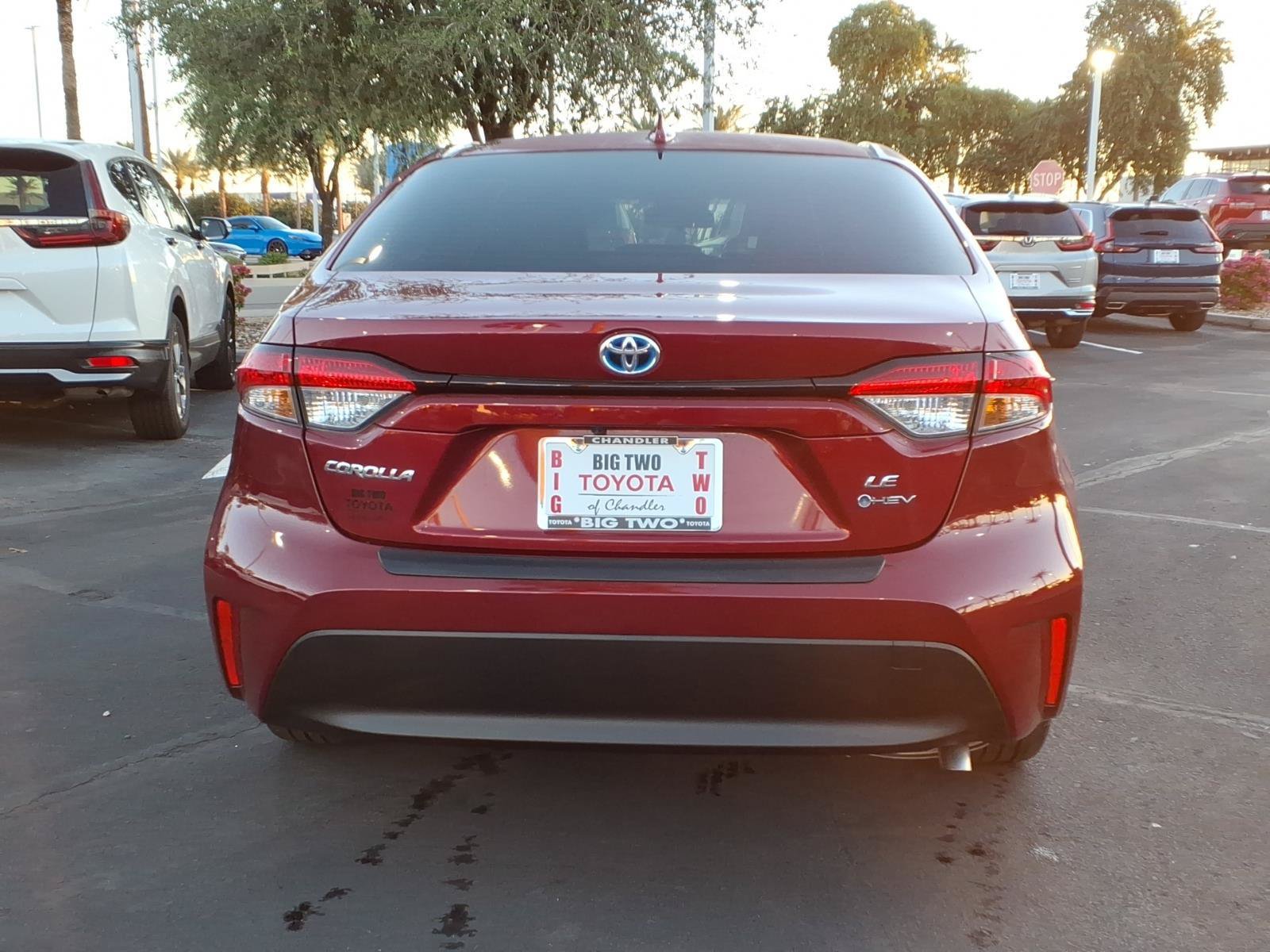 Certified 2025 Toyota Corolla LE FWD image 5