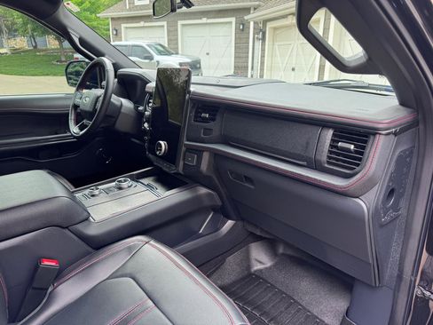 Used 2023 Ford Expedition Max Limited AWD/4WD image 22