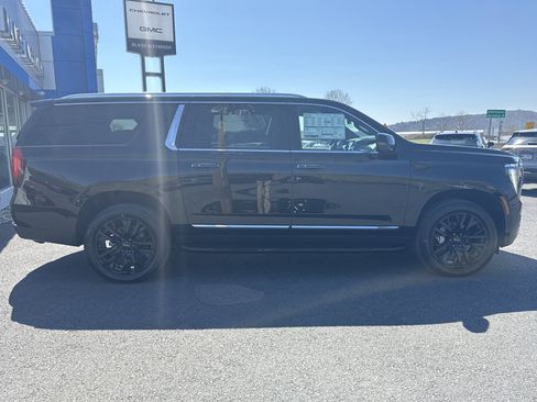 New 2026 GMC Yukon XL Elevation AWD/4WD image 2