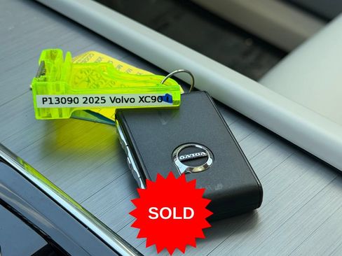 Certified 2025 Volvo XC90 B5 Core w/ Protection Package Premier AWD/4WD image 39