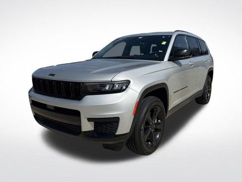 Used 2023 Jeep Grand Cherokee L Laredo RWD image 4