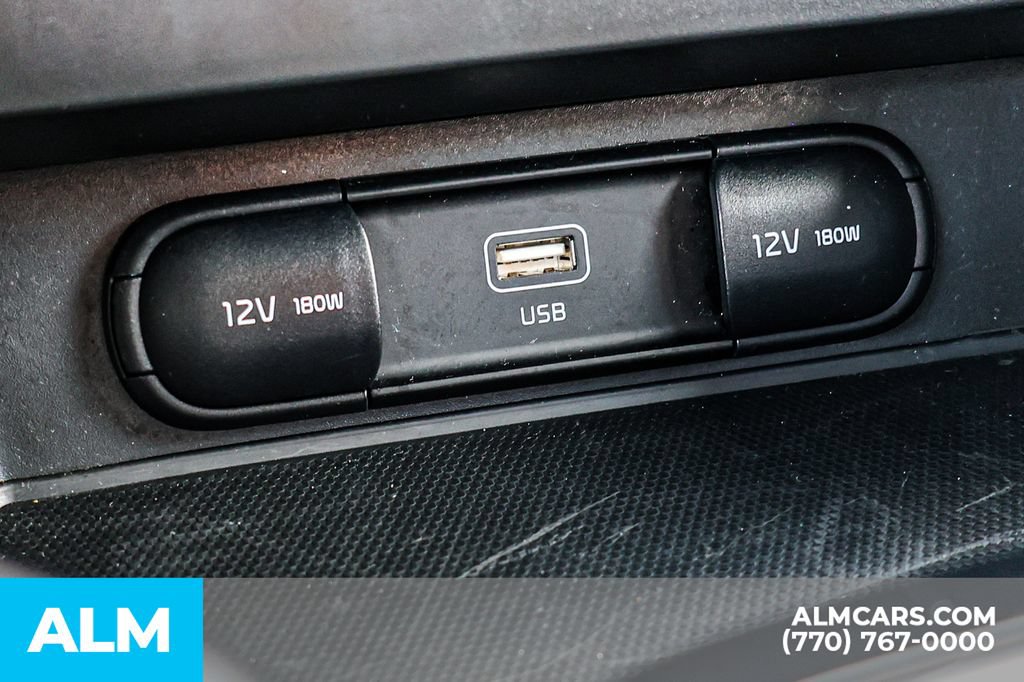 Used 2025 Kia Soul LX w/ LX Technology Package FWD image 39