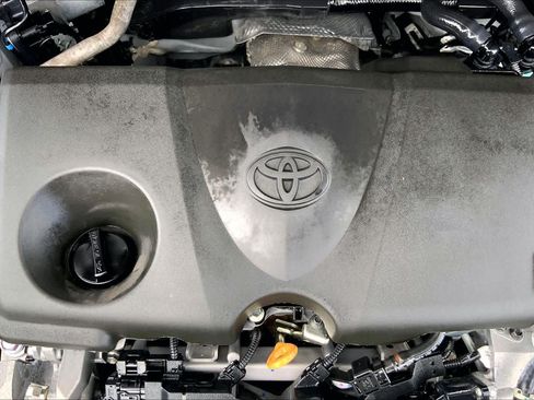 Used 2025 Toyota RAV4 XLE FWD image 32