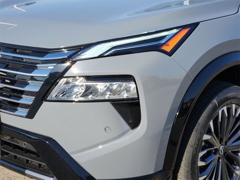 New 2026 Nissan Rogue Platinum image 5